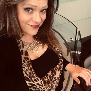 Meet your Posher, Dana